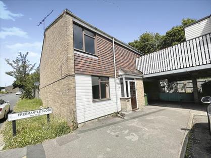 4 Bed Terraced House, Freemantle Close, RG21