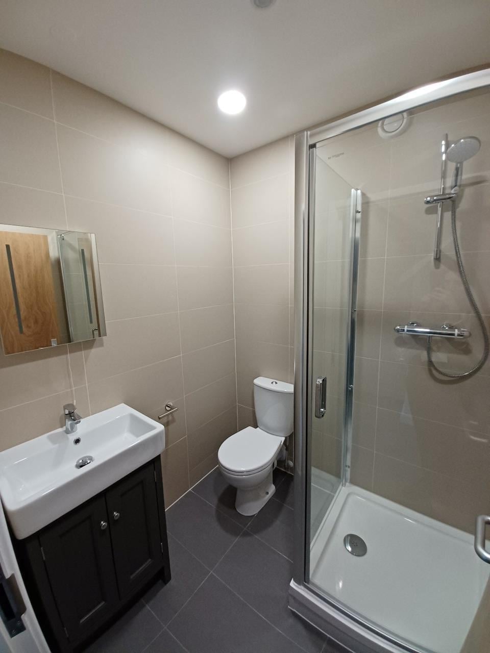 Bedsit, Foley Street, W1W photo 5