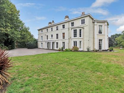 1 Bed Flat, Abbeyfields, CW11