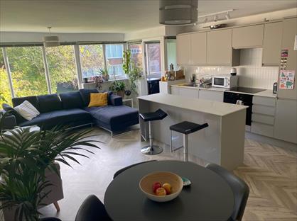 2 Bed Flat, Shaw Lane, LS6