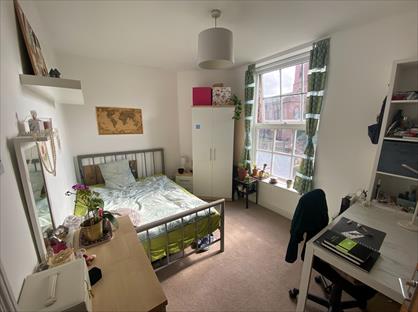 6 Bed Semi-Detached House, North View, L7