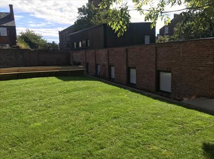 7 Bed Detached House, North View, L7