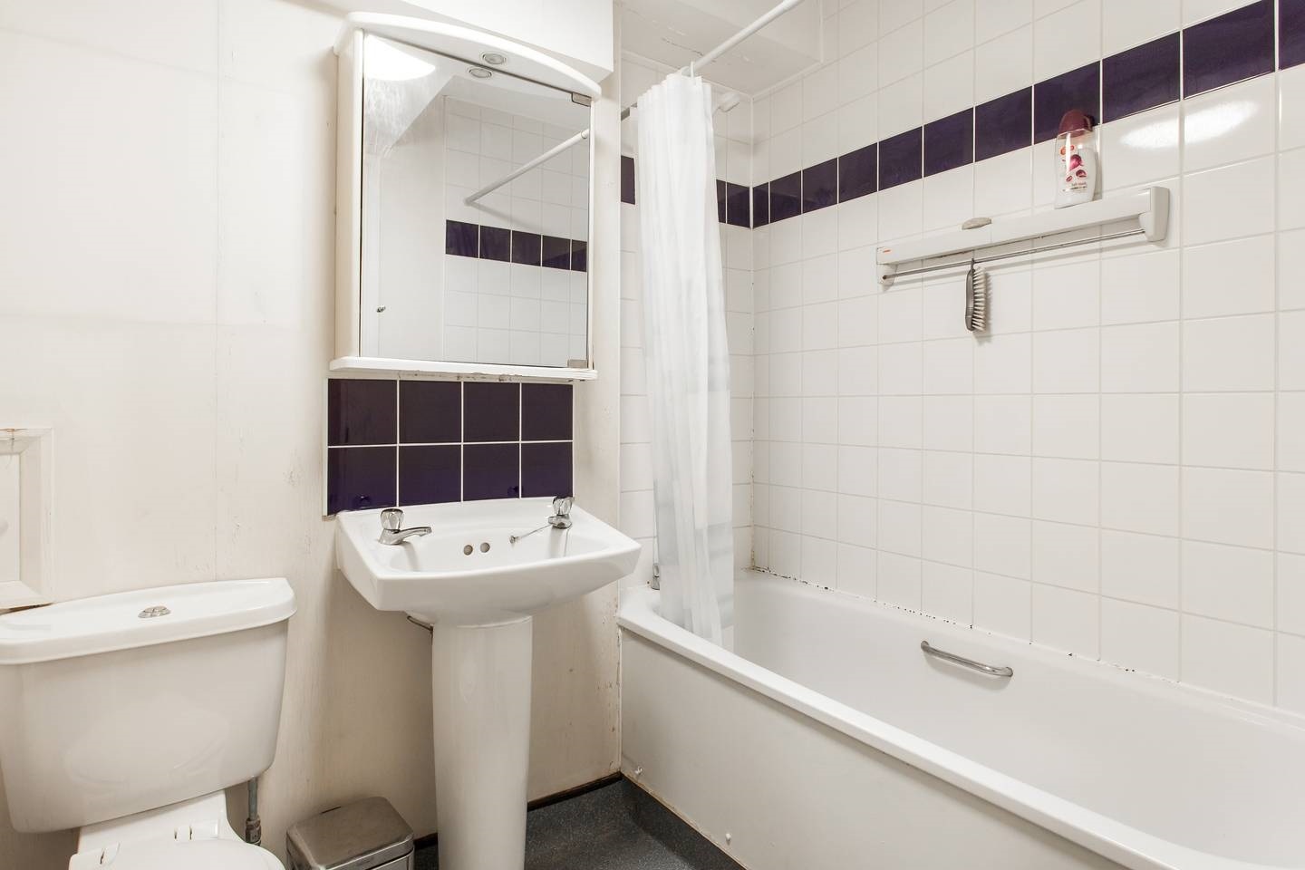 London Room in a Shared Flat, Marloes Road, W8 To Rent Now for £900