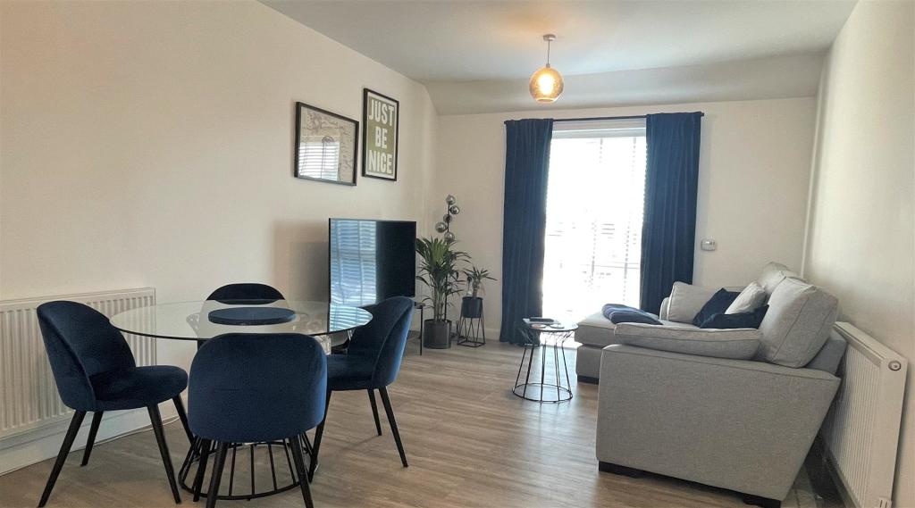 Bourne - 2 Bed Flat, Ridge House, PE10 - To Rent Now for £850.00 p/m