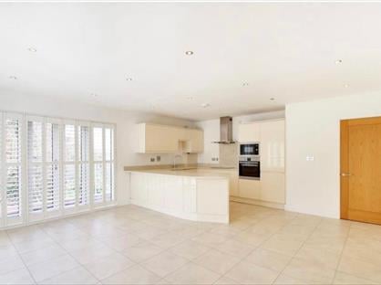 2 Bed Flat, Mount Harry Road, TN13