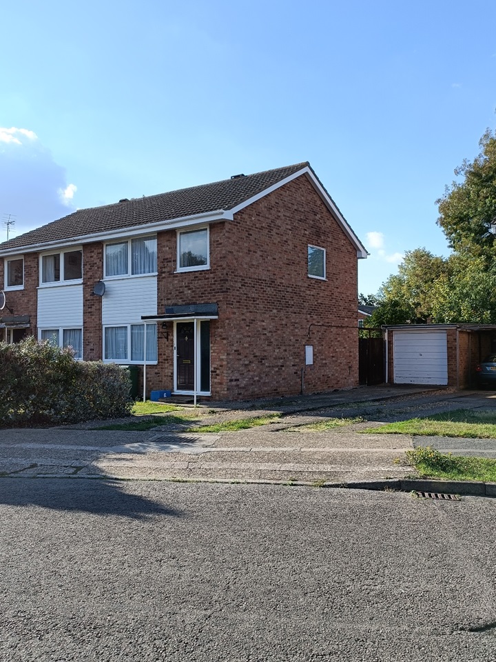 Bletchley, Milton Keynes 3 Bed SemiDetached House, Walton Heath, MK3