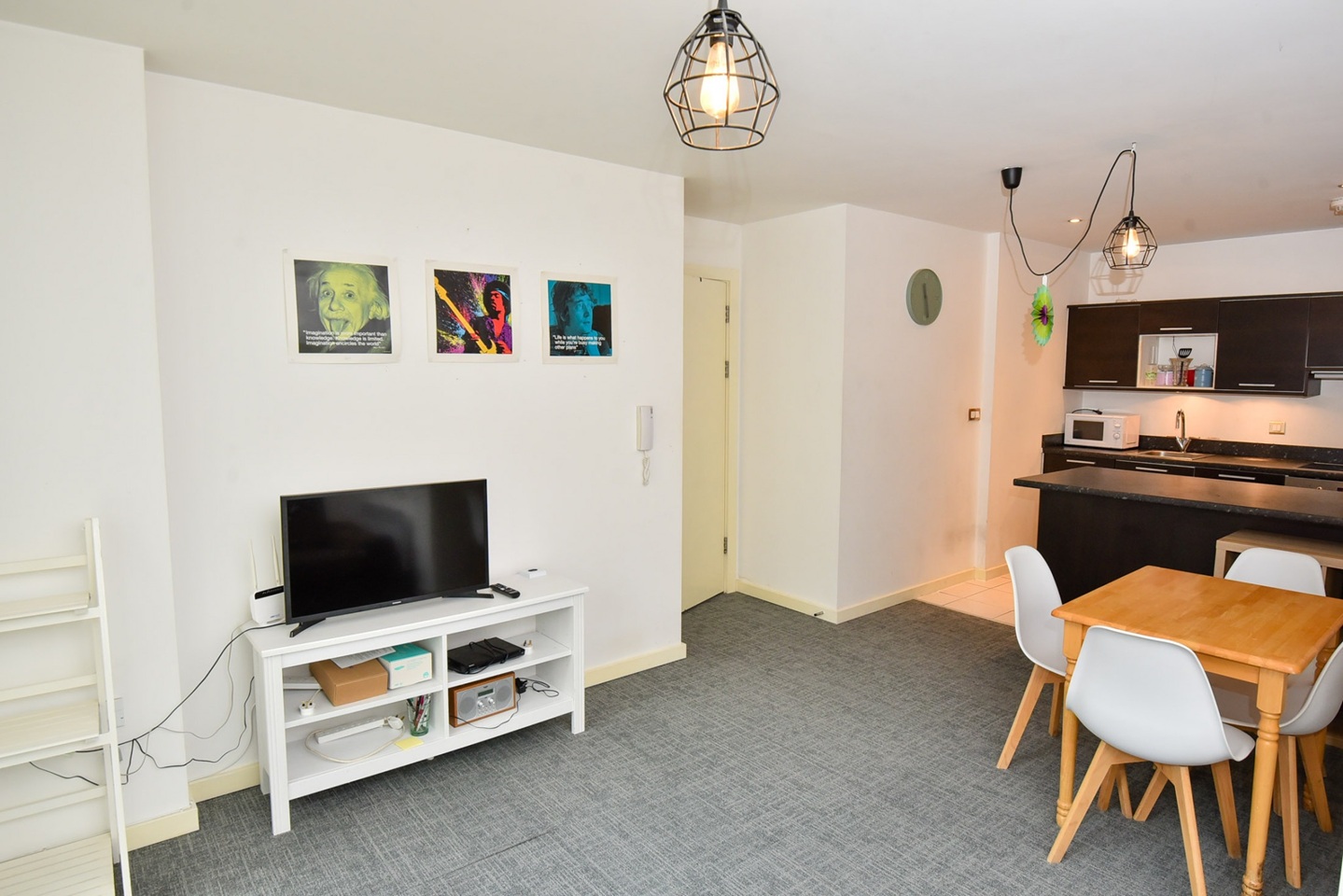 Manchester - 2 Bed Flat, High Street, M4 - To Rent Now for £1,300.00 p/m