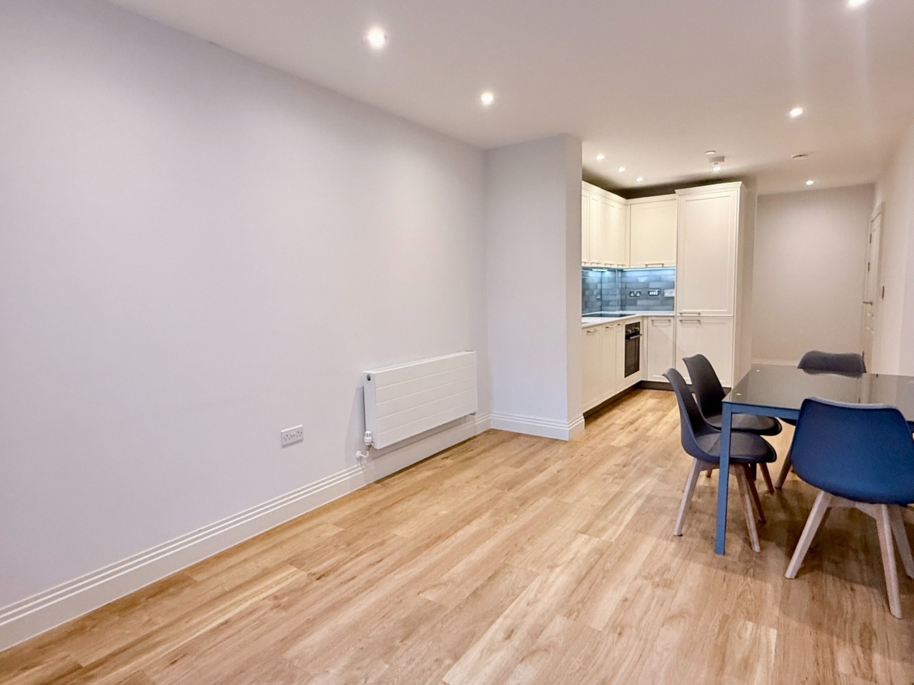 2 Bed Flat, Joseph Huntley Walk, RG1 photo 4