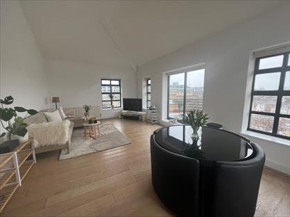 2 Bed Penthouse, Pembroke Road, W8