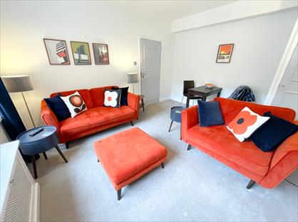 2 Bed Flat, Paramount Court, WC1E