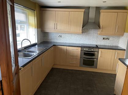 3 Bed Semi-Detached House, Raeburn Avenue, NE38