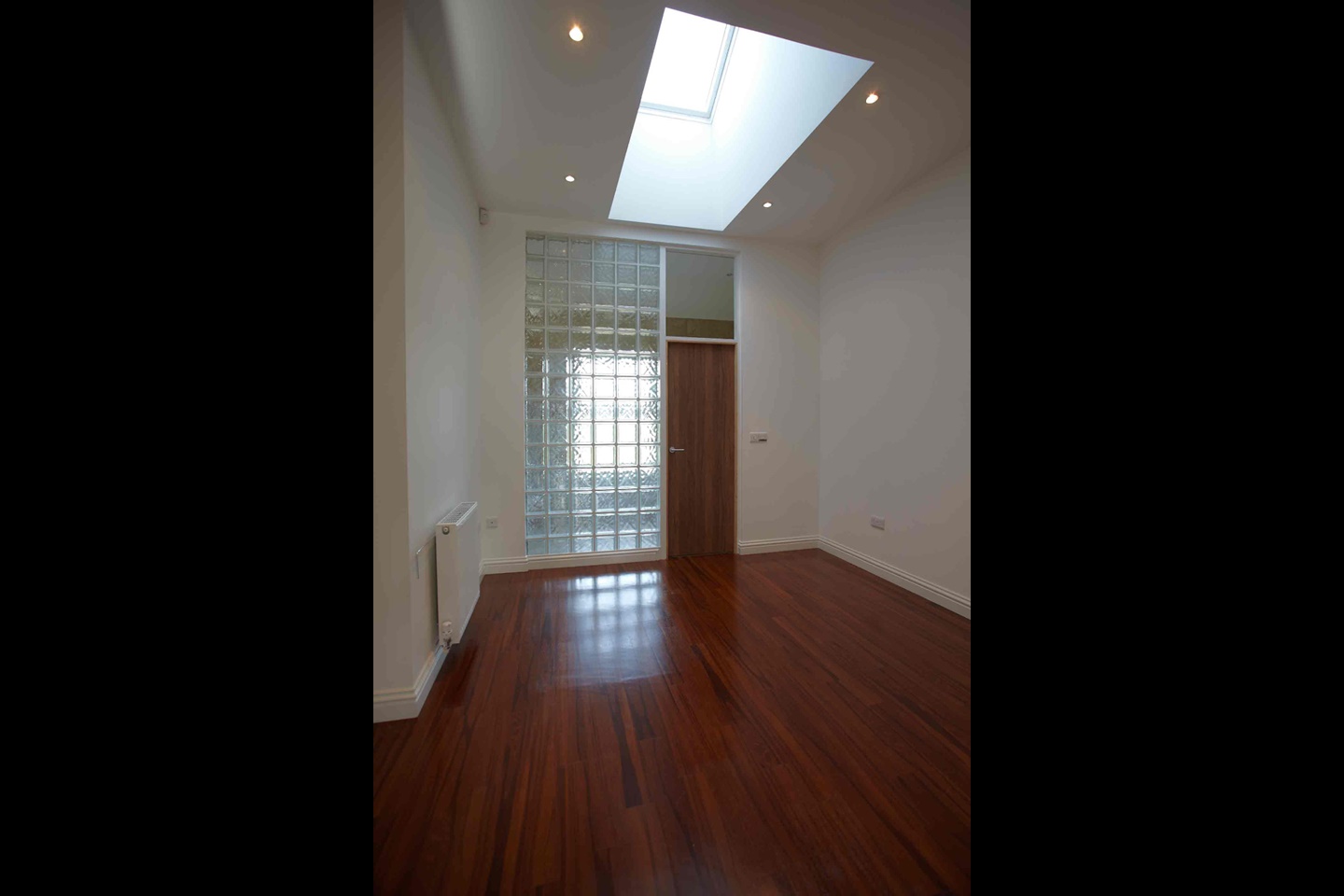 Additional image 3 of 1 Bed Flat, Artisan View, S8, N1 7GU