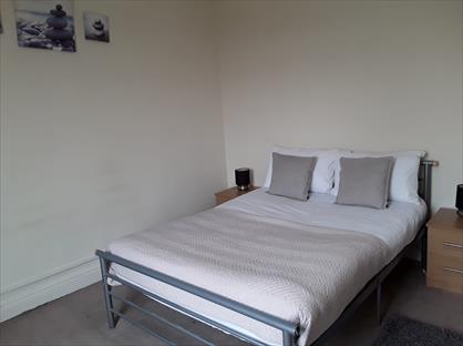 Room in a Shared House, Main Street, NG20