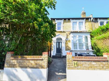 4 Bed Flat, Evering Road, E5