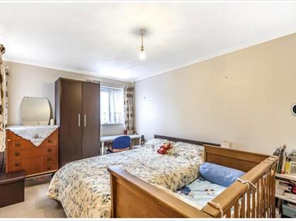 2 Bed Maisonette, Cobden Close, UB8