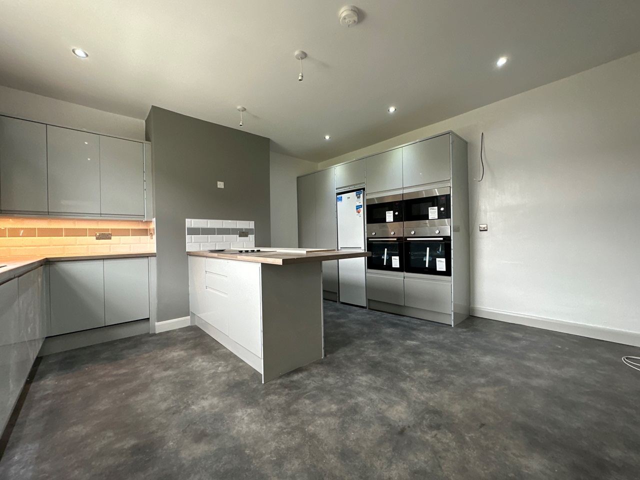 Additional image 18 of 3 Bed Semi-Detached House, Elland Road, LS27, N1 7GU