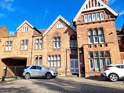 2 Bed Flat, Portland Court, B16