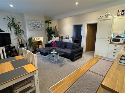 2 Bed Flat, Hillmorton Road, CV22