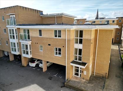 2 Bed Flat, Central, EX4