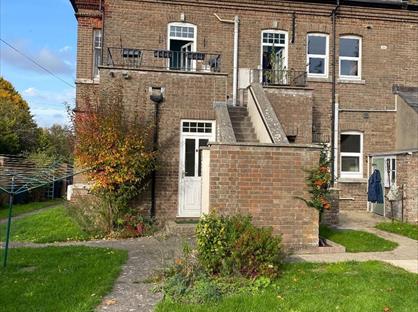 1 Bed Maisonette, Prince Of Wales Road, DT1