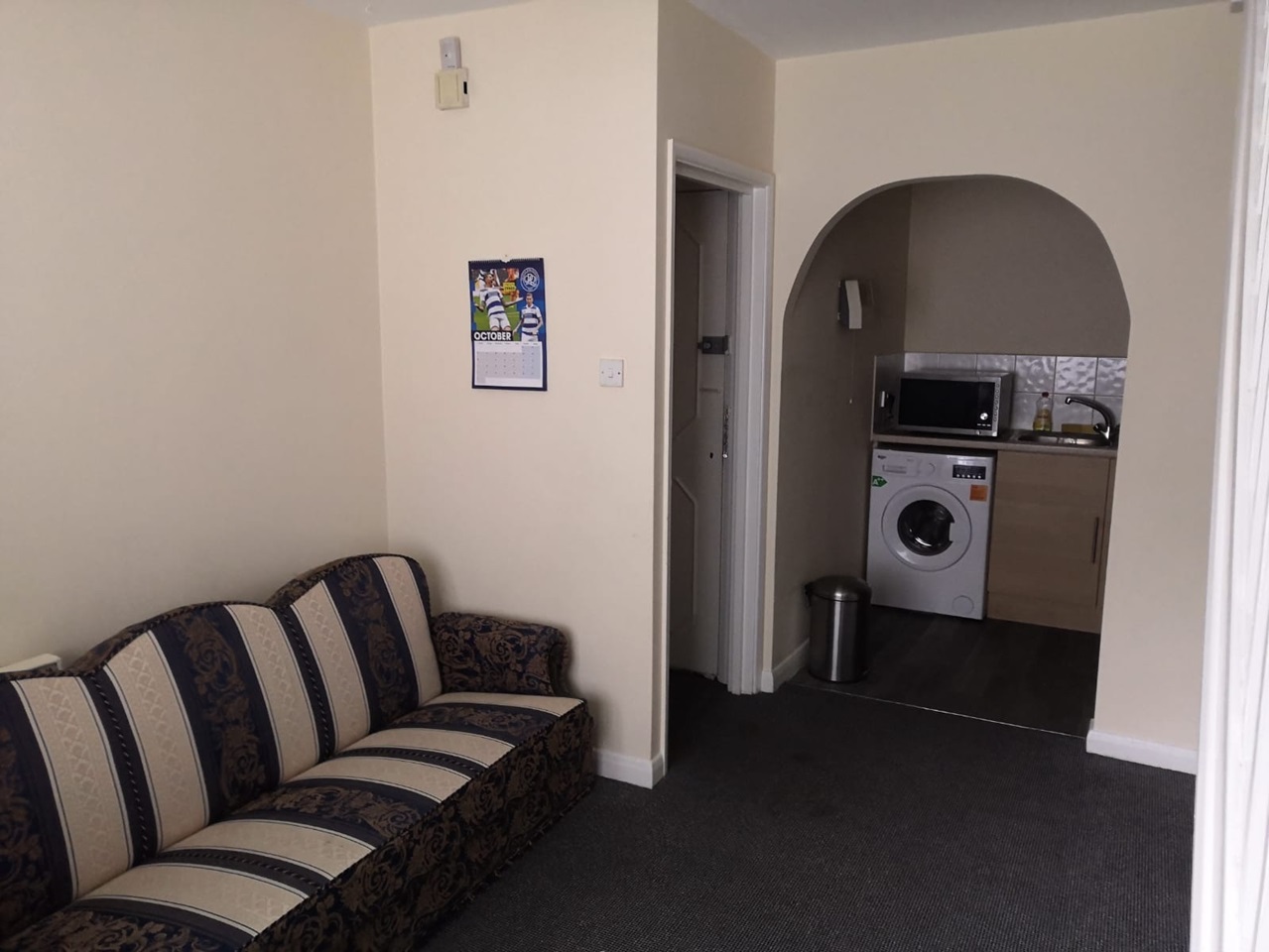 High 1 Bed Flat, Whitelands Road, HP12 To Rent Now for £985