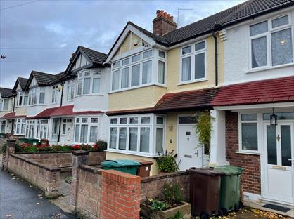 3 Bed Terraced House, West Avenue, SM6