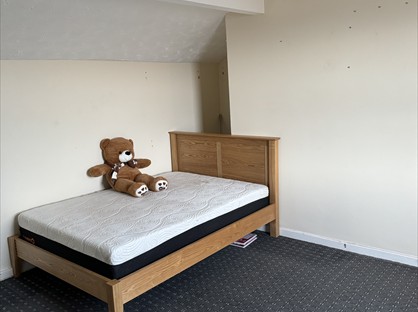 Room in a Shared House, Crayfield Road, M19