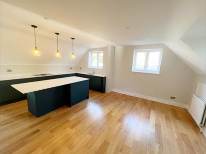 2 Bed Flat, Princes Way, SW19