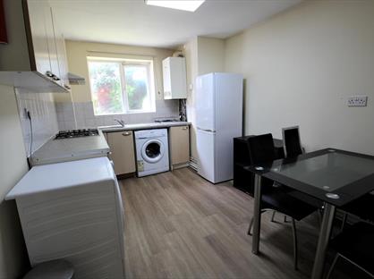 3 Bed Flat, Pennington Court, LS6