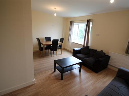 3 Bed Flat, Pennington Court, LS6