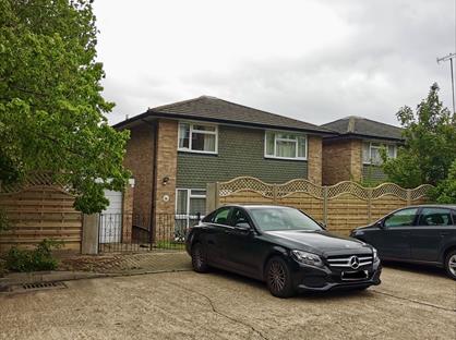 4 Bed Detached House, Adcock Walk, BR6