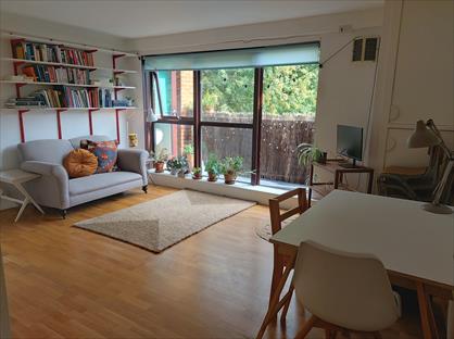1 Bed Flat, Sturmer Way, N7