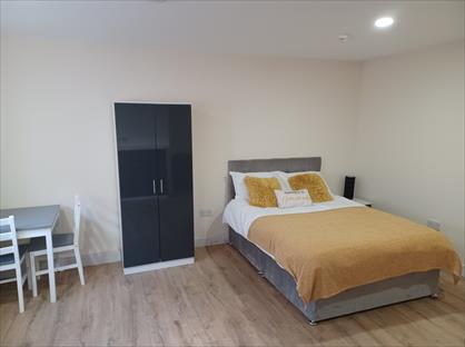 Bedsit, Sovereign House, ST4