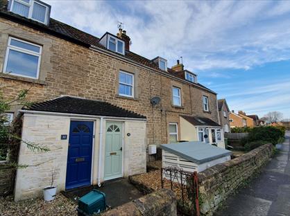 2 Bed Terraced House, Oakfield Road, BA11