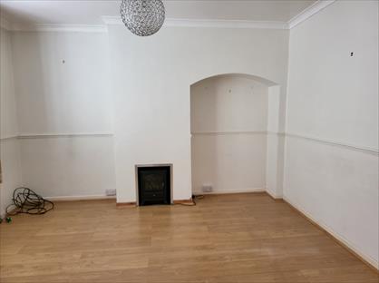 2 Bed Terraced House, Hedgemans Road, RM9
