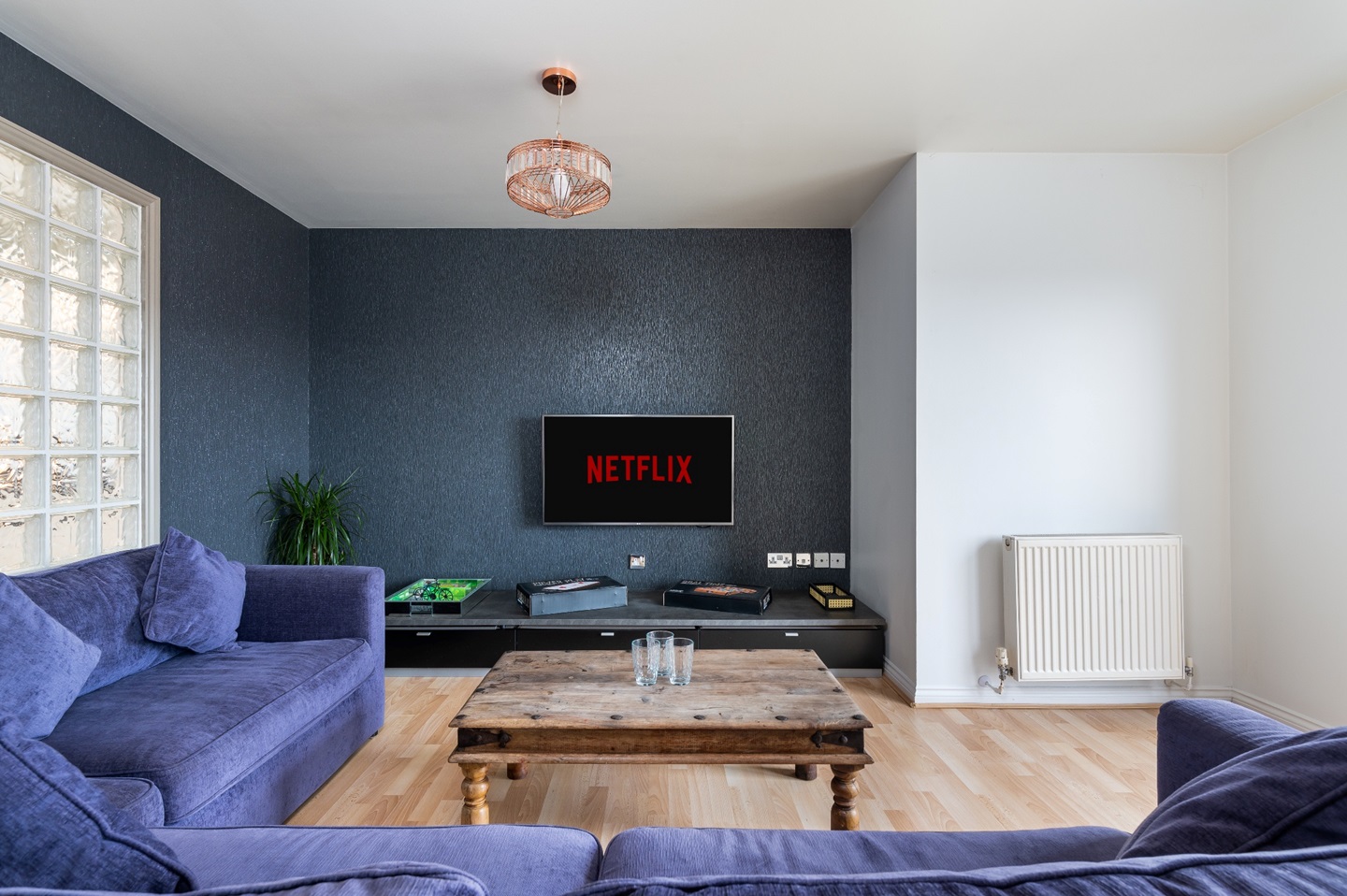 2 Bed Penthouse, Fully Furnished In North Leeds, LS16