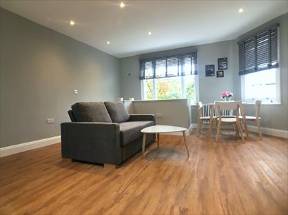 1 Bed Flat, Lamington Street, W6
