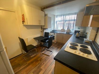 Room in a Shared House, Mackenzie Road, M7