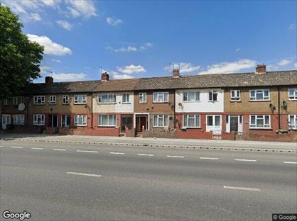 3 Bed Terraced House, Newham Way, E16