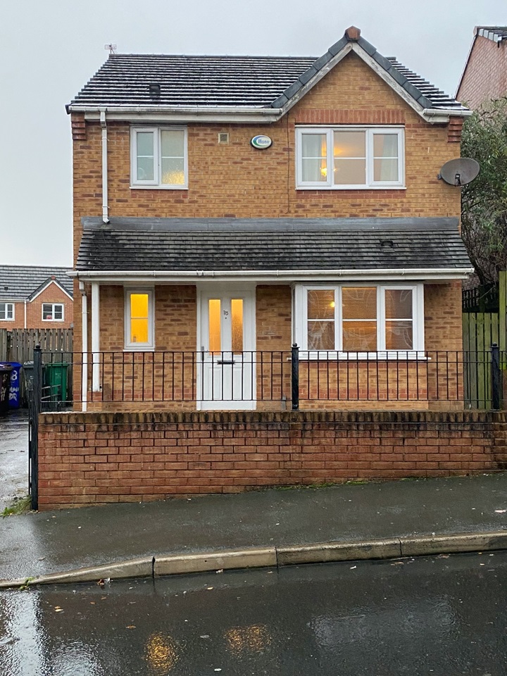 Manchester 3 Bed Detached House, Olanyian Drive, M8 To Rent Now for