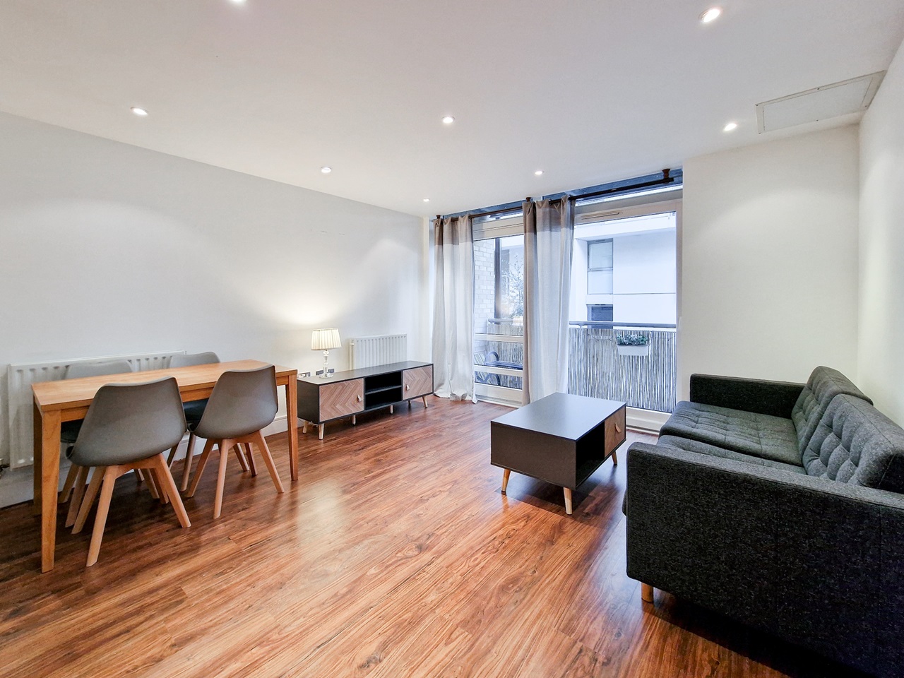 London 1 Bed Flat, Cassilis Road, E14 To Rent Now for £1,900.00 p/m