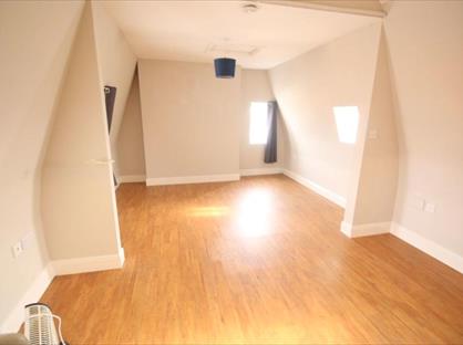 Studio Flat, Tubwell Row, DL1