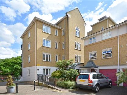 Room in a Shared Flat, Island Row, E14