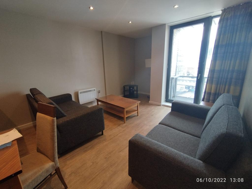 2 Bed Flat, Shudehill, M4 photo 3