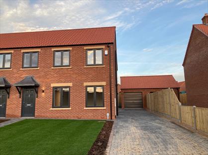 4 Bed Semi-Detached House, Daisy Way, LN11