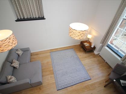 2 Bed Flat, Mcdonald Road, EH7