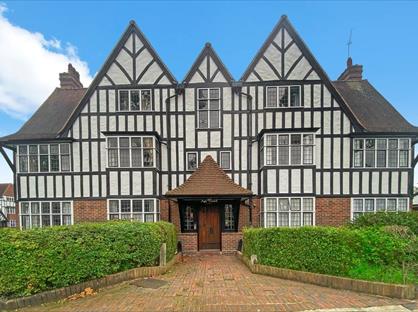 2 bed flat/apartment for rent in Ealing