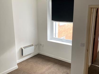 1 Bed Flat, Market Place, NG20