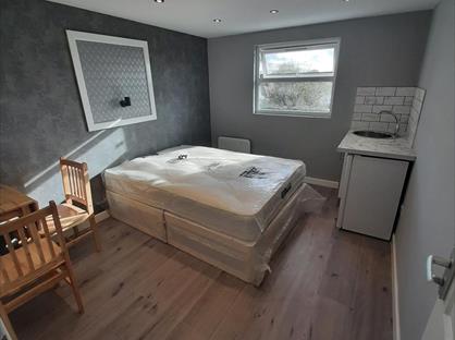 Studio Flat, Framfield Road, W7
