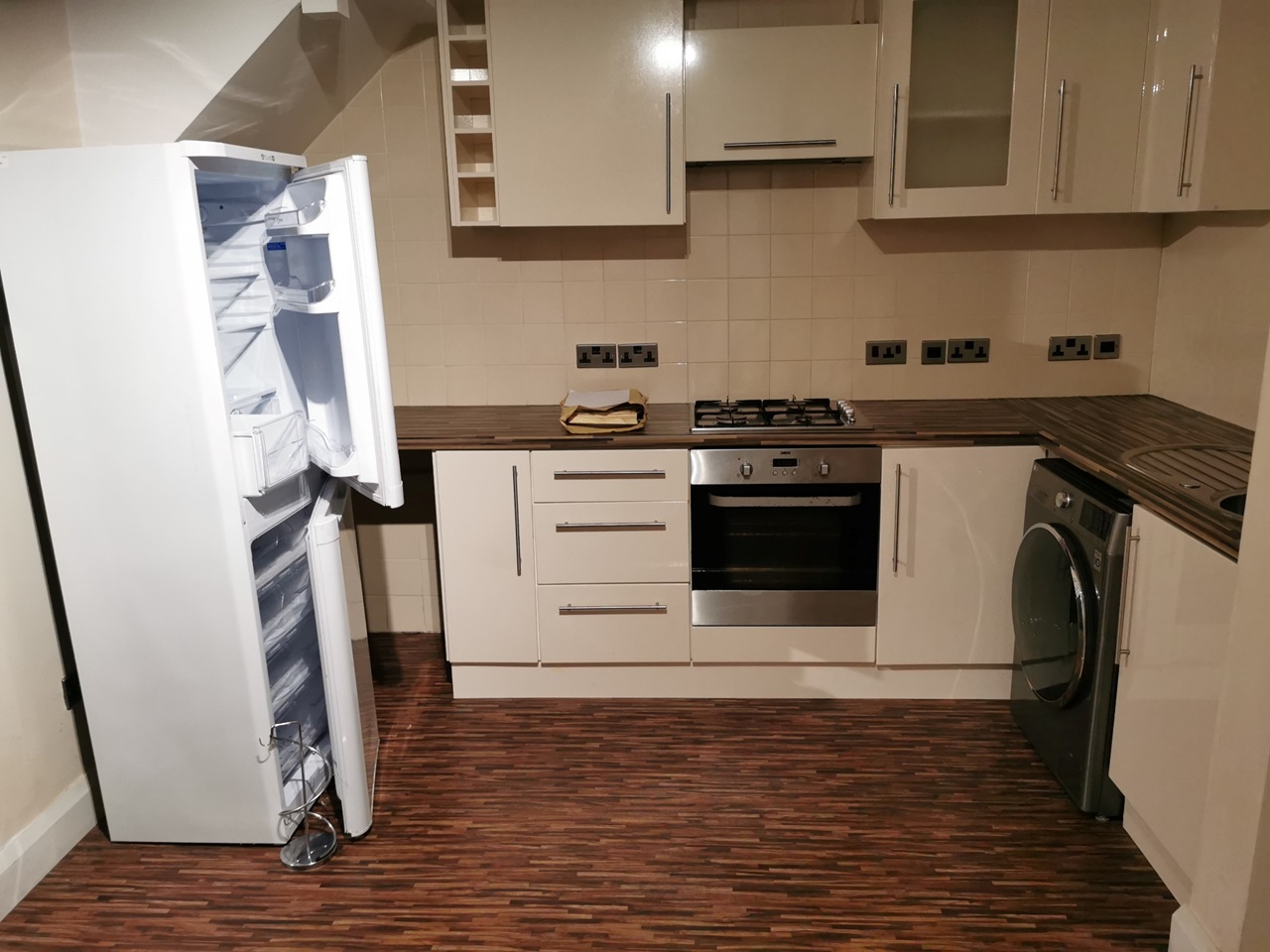 2 Bed Semi-Detached House, Borough Road East, CH44